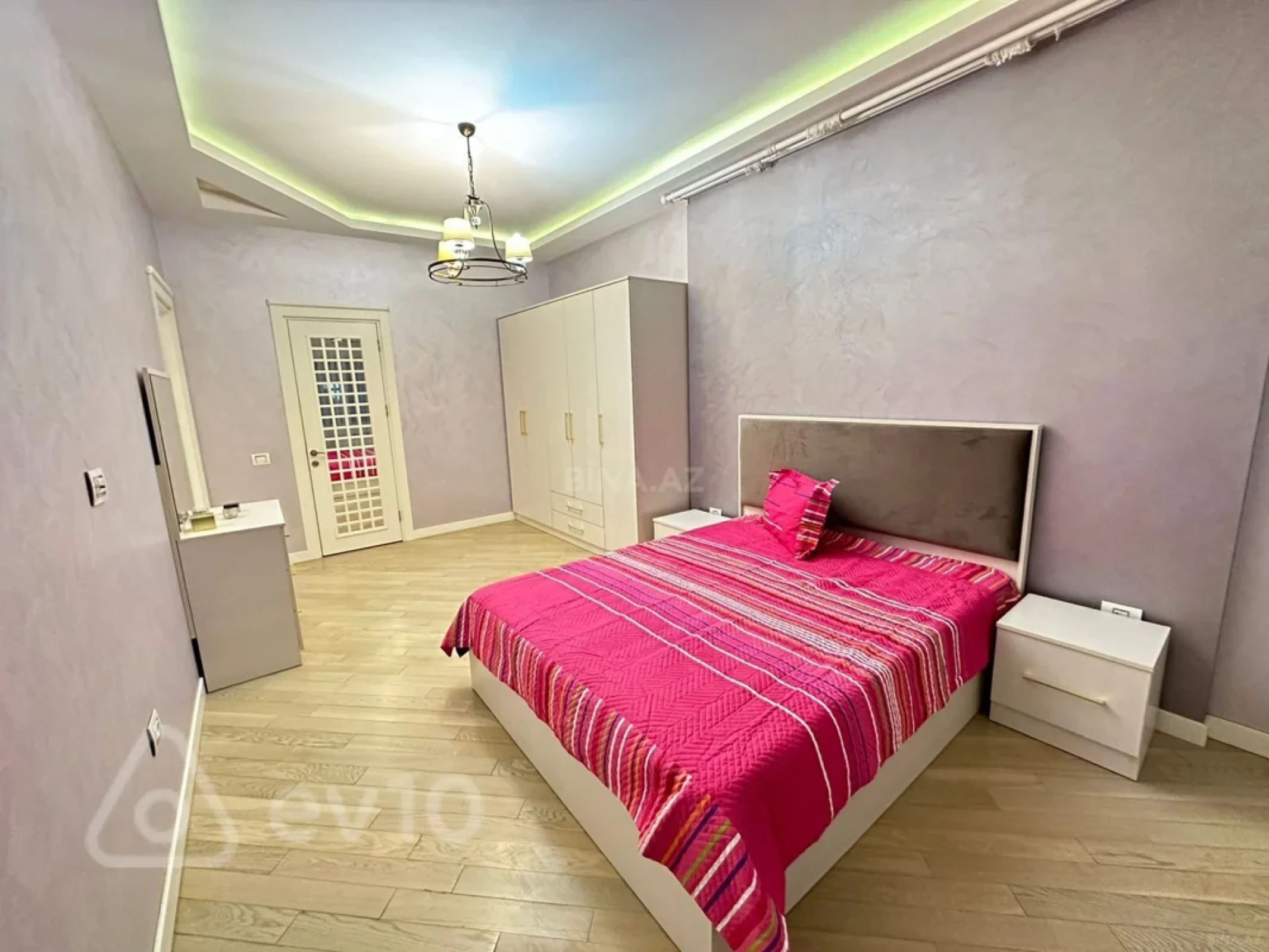 Kirayə verilir 3 otaqlı yeni tikili 130 m²