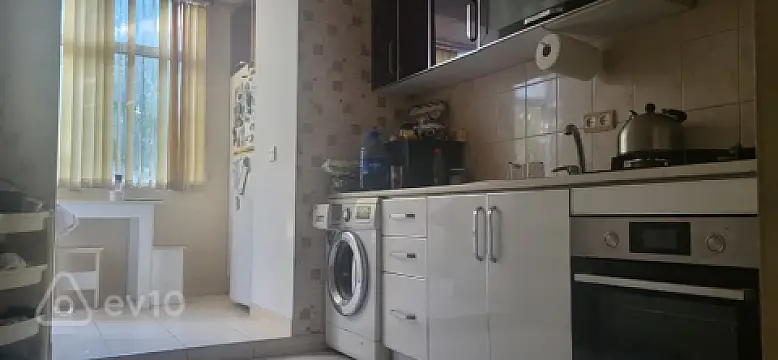 Satılır 3 otaqlı köhnə tikili 80 m²
