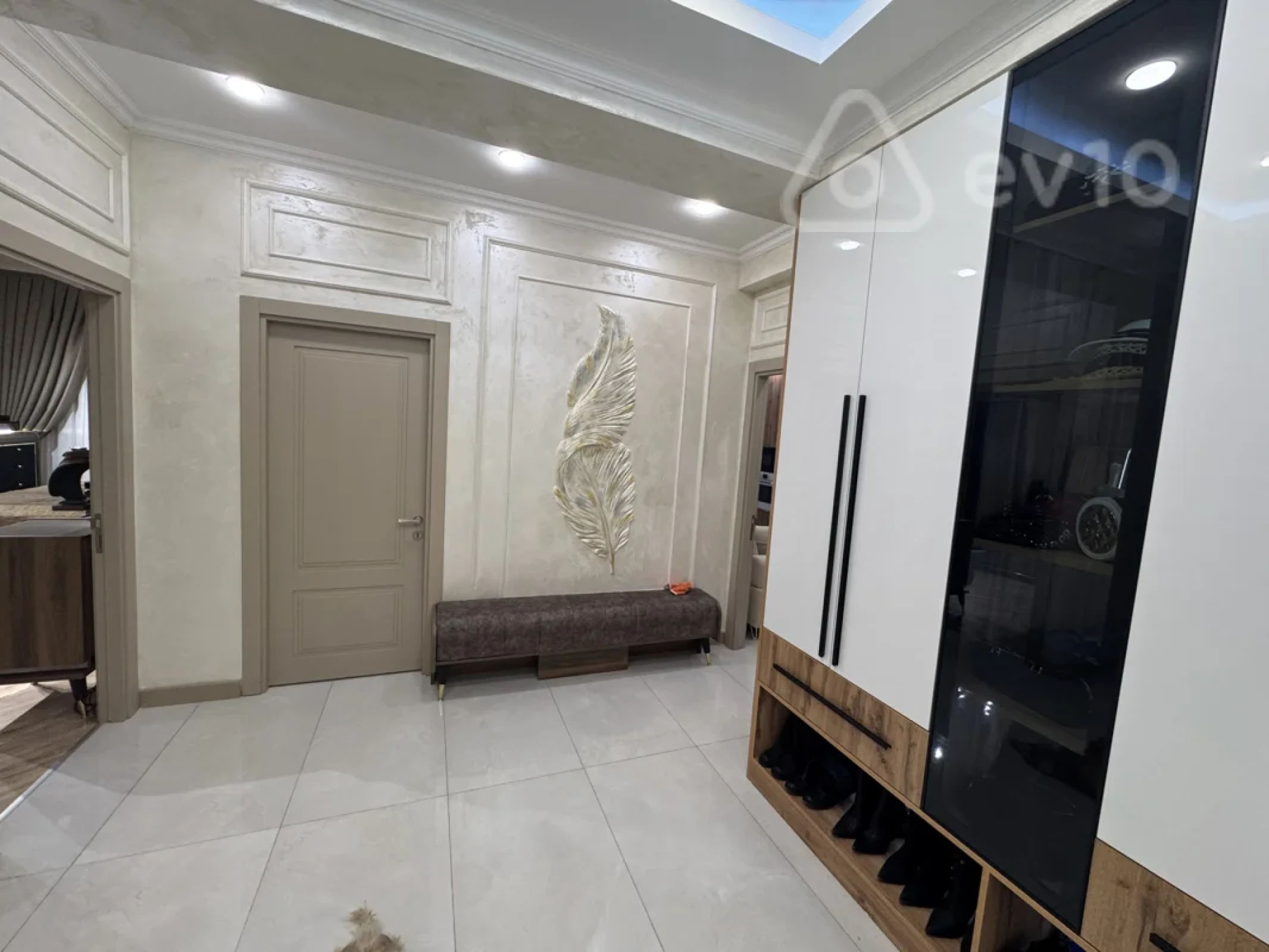 Satılır 2 otaqlı yeni tikili 87 m²