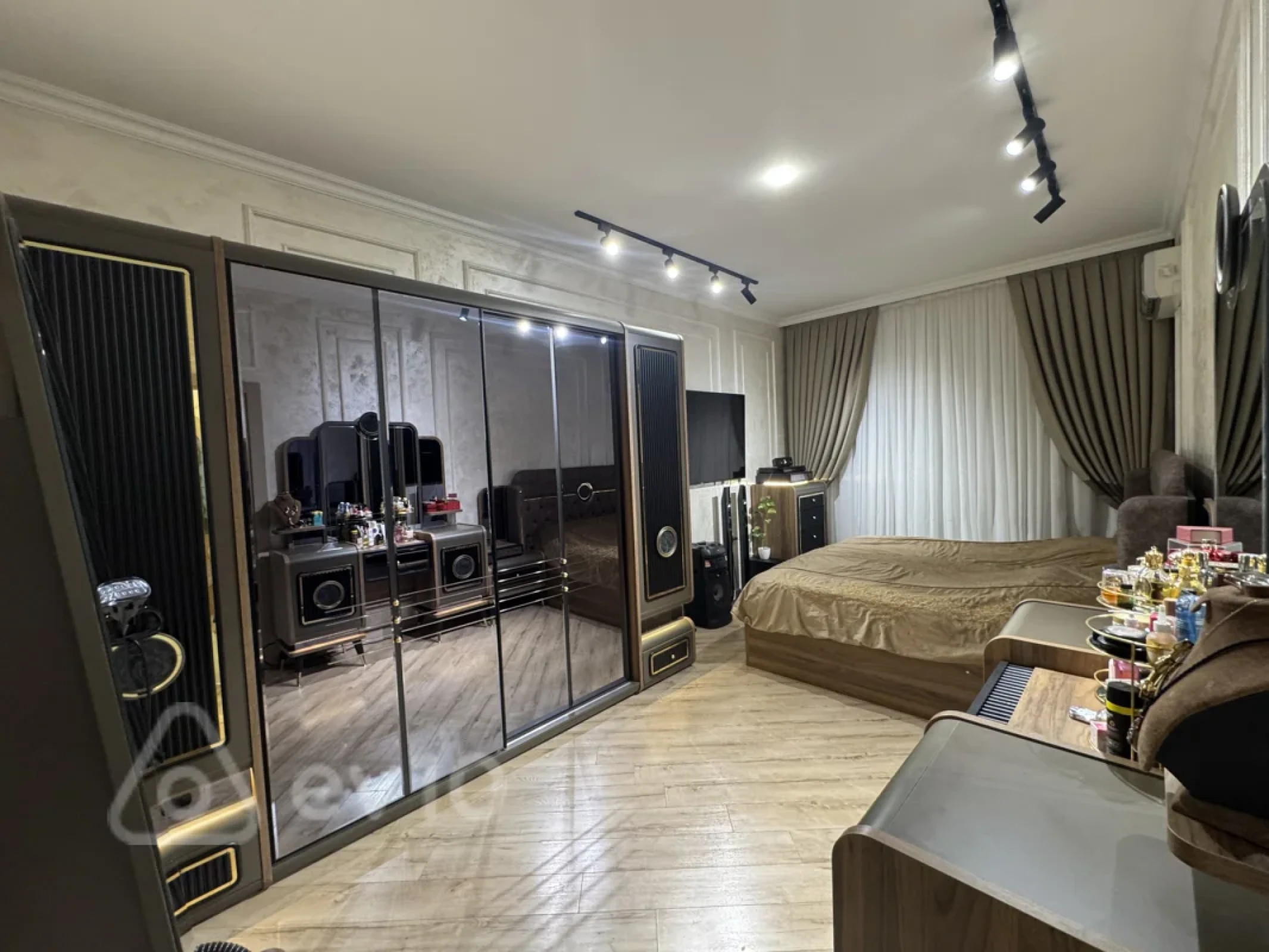 Satılır 2 otaqlı yeni tikili 87 m²