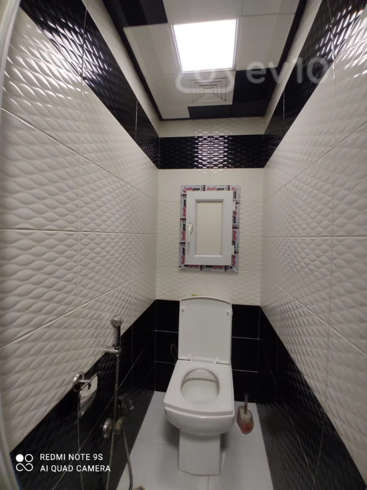 Kirayə verilir 2 otaqlı köhnə tikili 55 m²