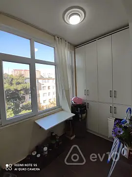Kirayə verilir 2 otaqlı köhnə tikili 55 m²