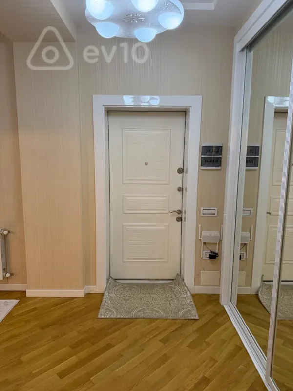 Kirayə verilir 3 otaqlı yeni tikili 150 m²