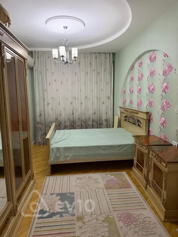 Kirayə verilir 3 otaqlı yeni tikili 150 m²