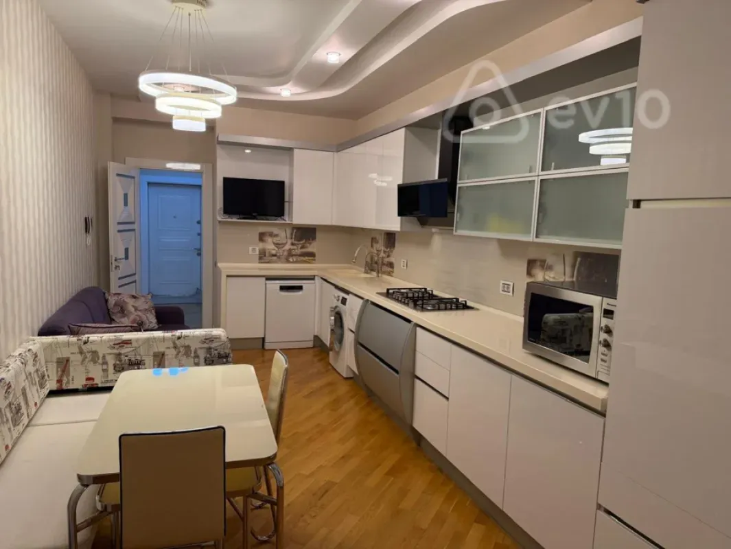 Kirayə verilir 3 otaqlı yeni tikili 150 m²