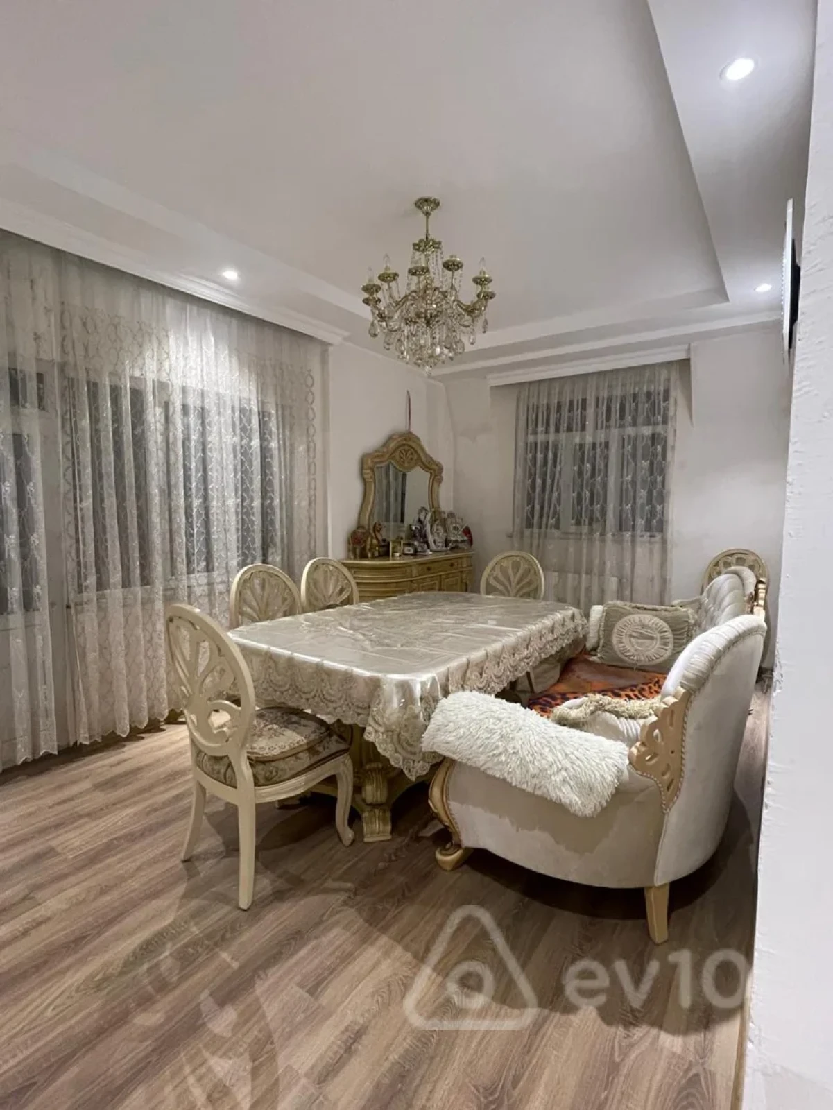 Satılır 3 otaqlı yeni tikili 100 m²