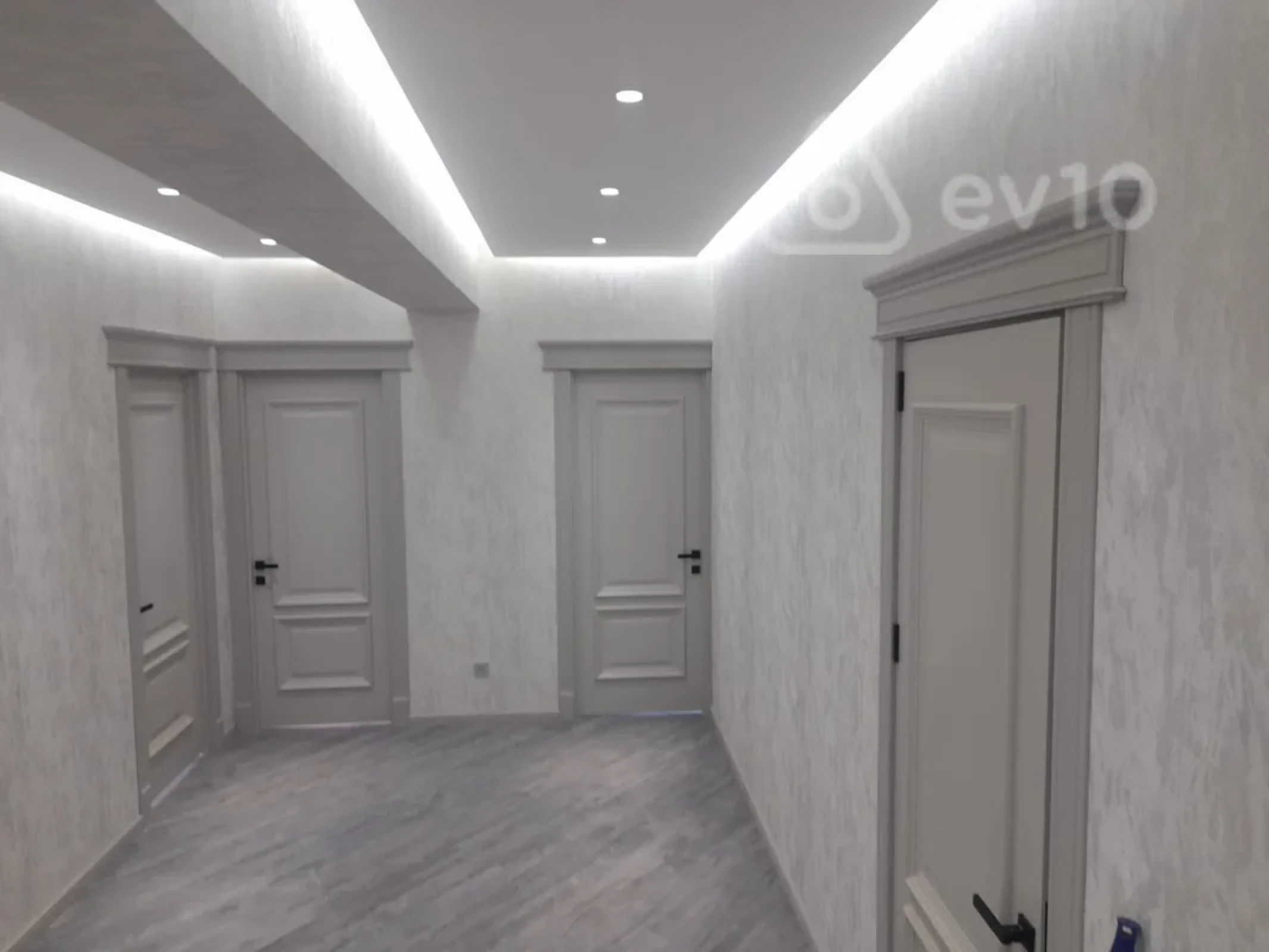 Kirayə verilir 3 otaqlı yeni tikili 130 m²