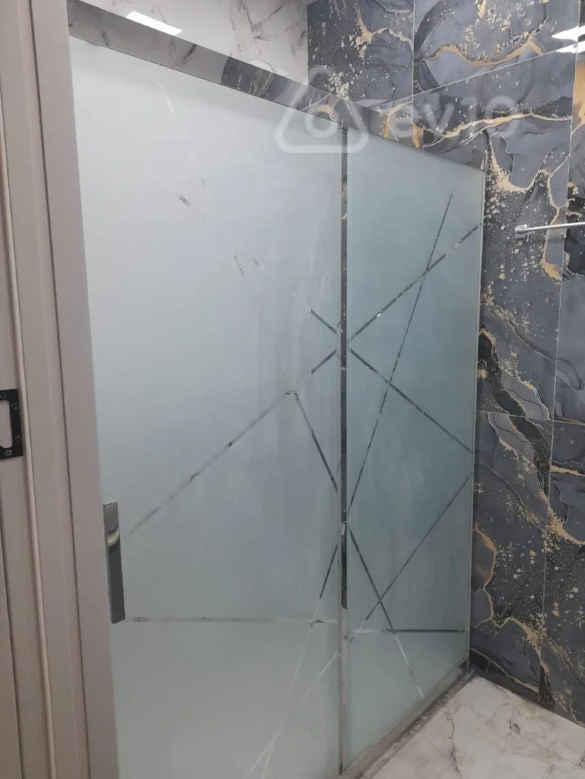 Kirayə verilir 3 otaqlı yeni tikili 130 m²