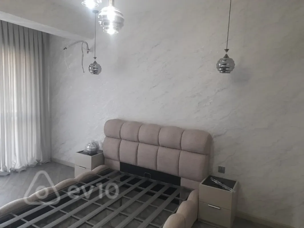 Kirayə verilir 3 otaqlı yeni tikili 130 m²