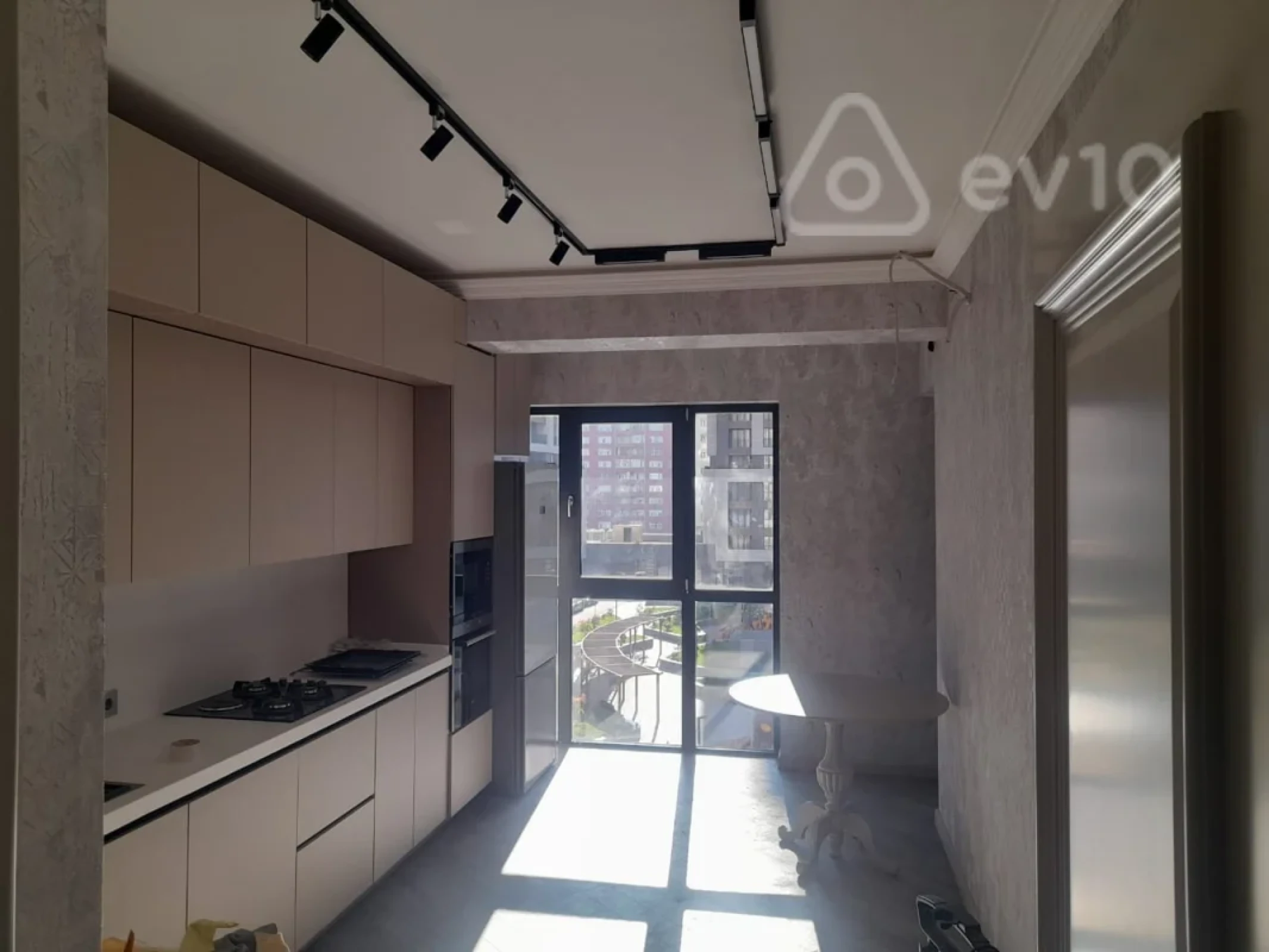 Kirayə verilir 3 otaqlı yeni tikili 130 m²