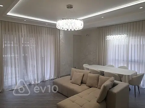 Kirayə verilir 3 otaqlı yeni tikili 130 m²