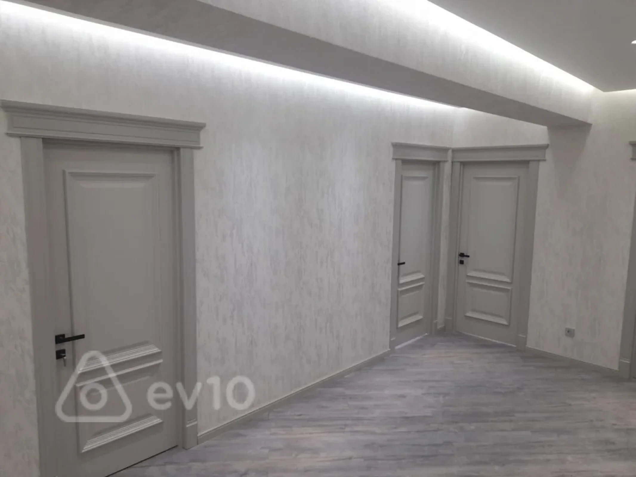 Kirayə verilir 3 otaqlı yeni tikili 130 m²