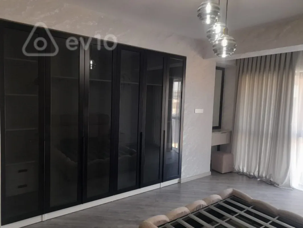 Kirayə verilir 3 otaqlı yeni tikili 130 m²