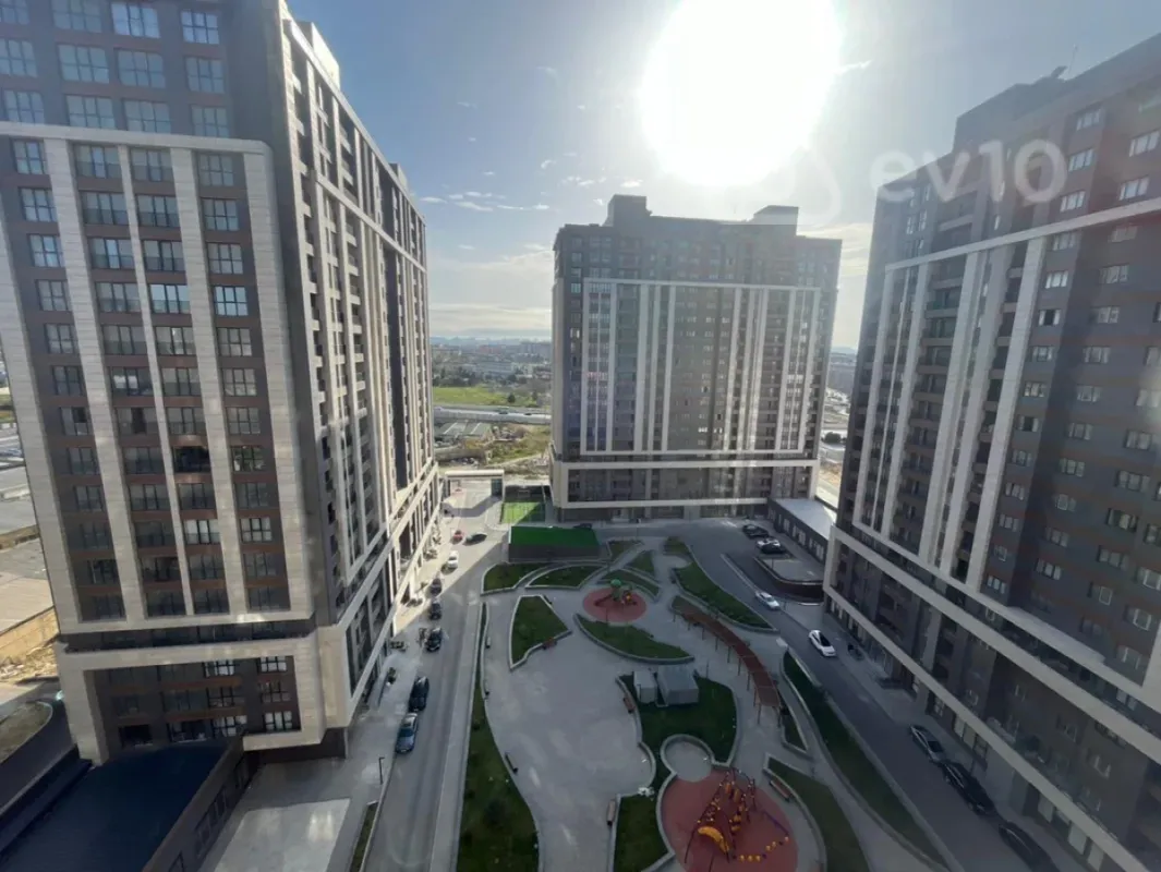 Kirayə verilir 3 otaqlı yeni tikili 130 m²