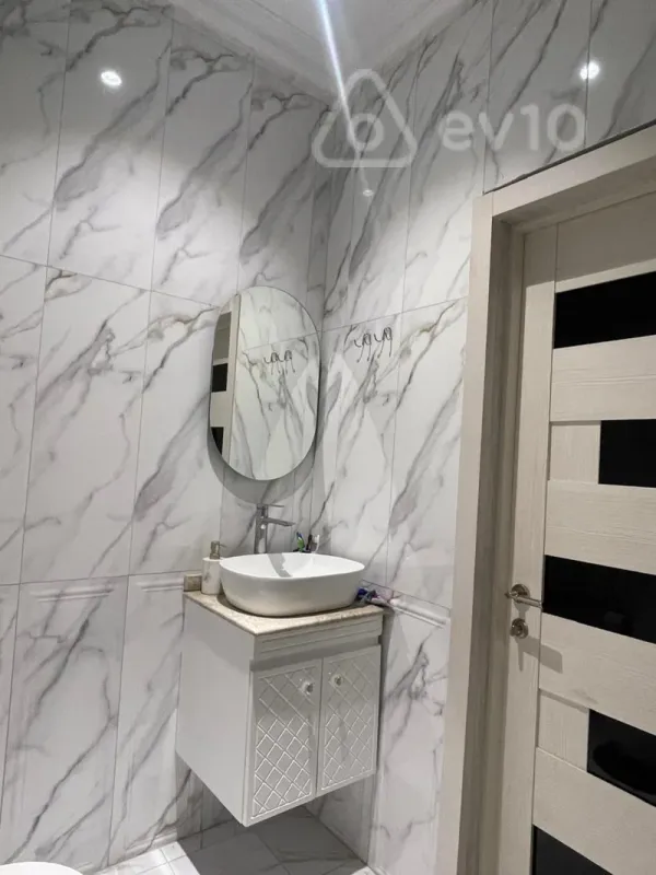 Satılır 3 otaqlı yeni tikili 100 m²