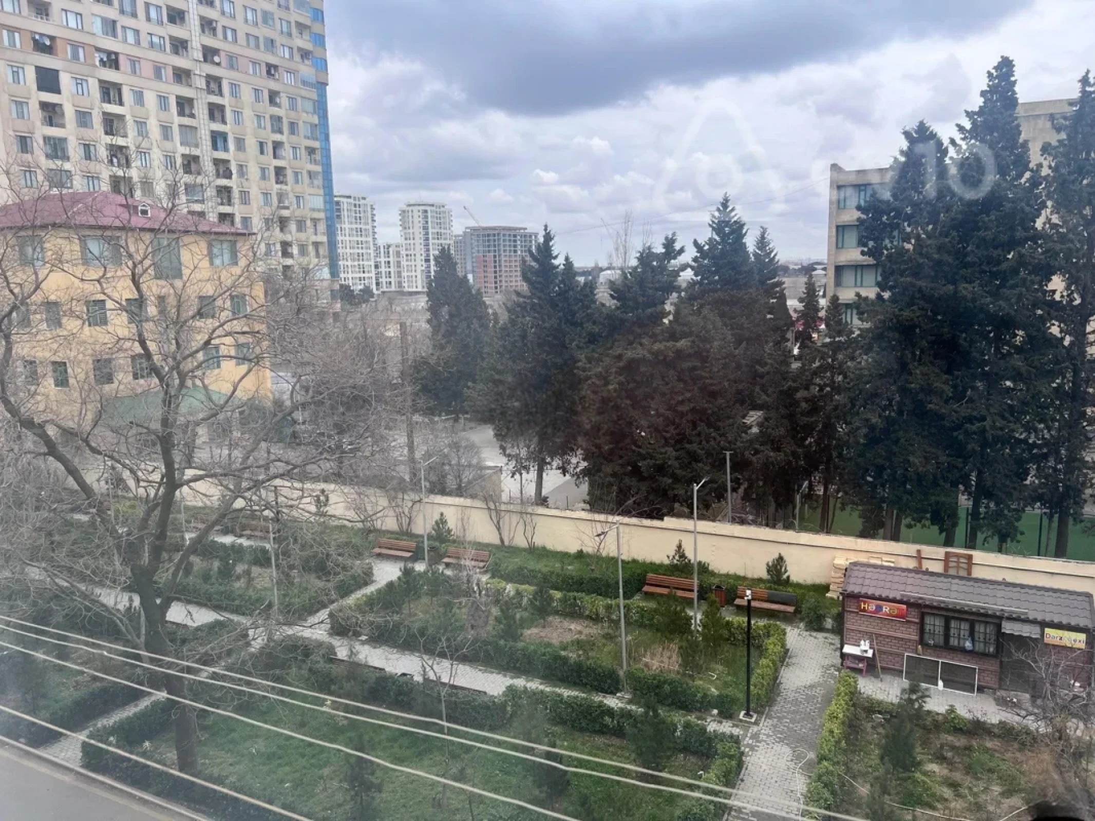 Satılır 3 otaqlı köhnə tikili 78 m²