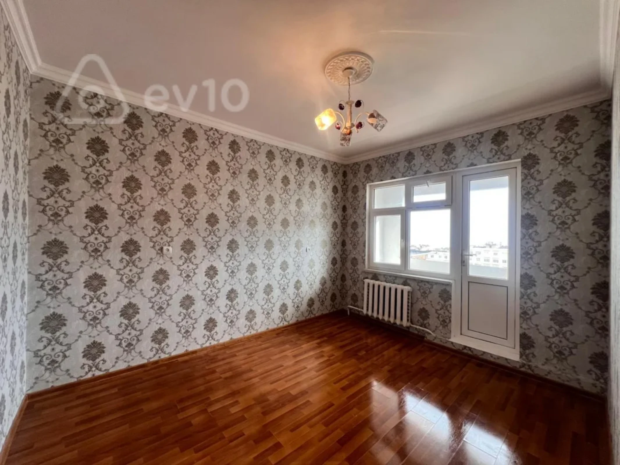 Satılır 4 otaqlı köhnə tikili 85 m²