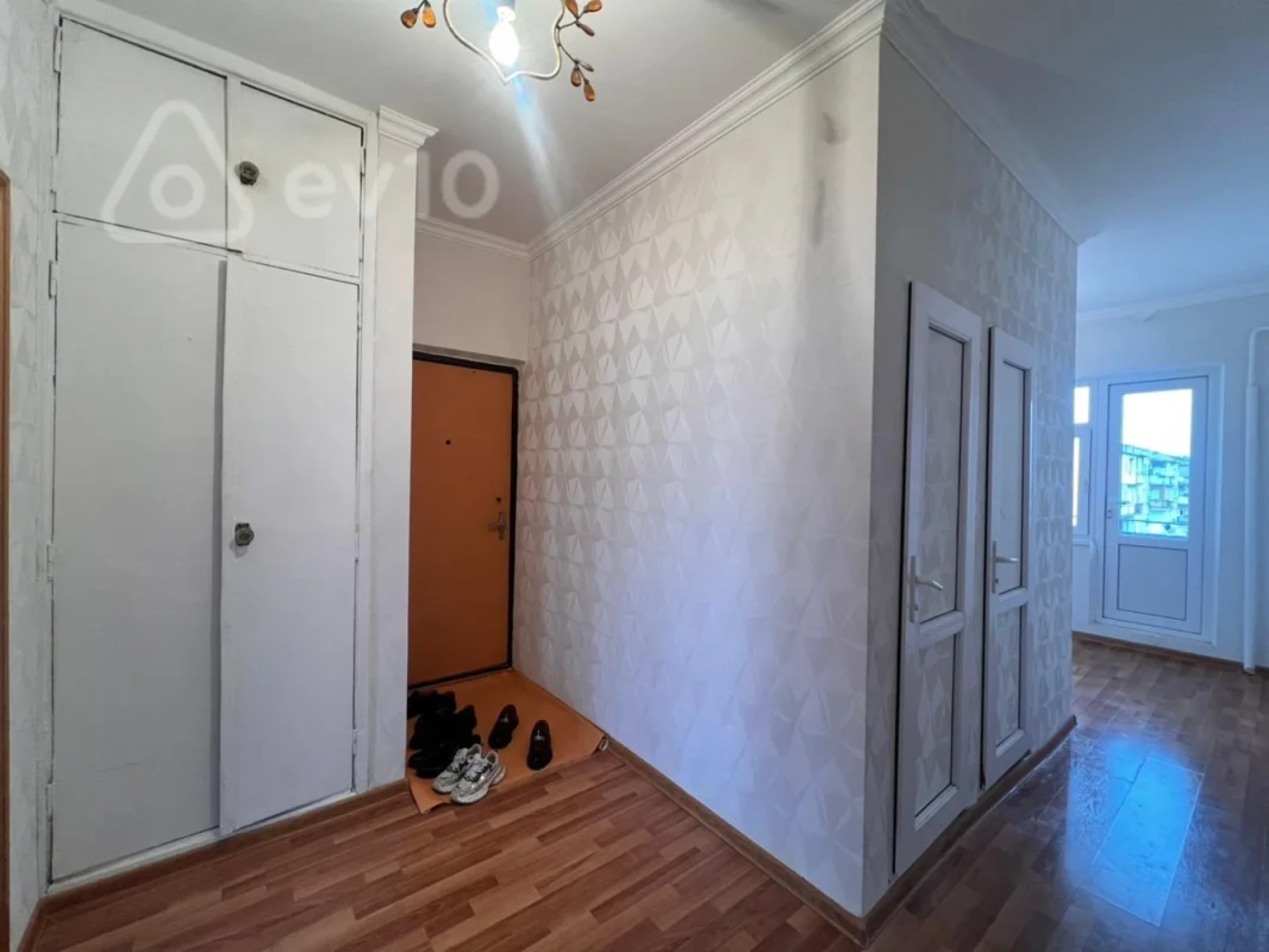 Satılır 4 otaqlı köhnə tikili 85 m²