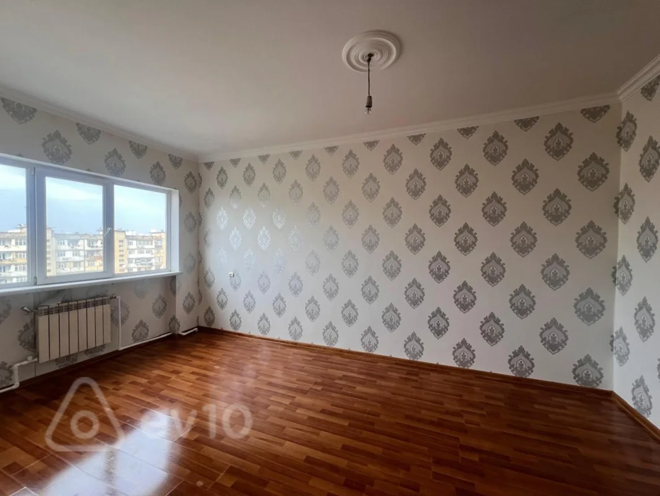 Satılır 4 otaqlı köhnə tikili 85 m²