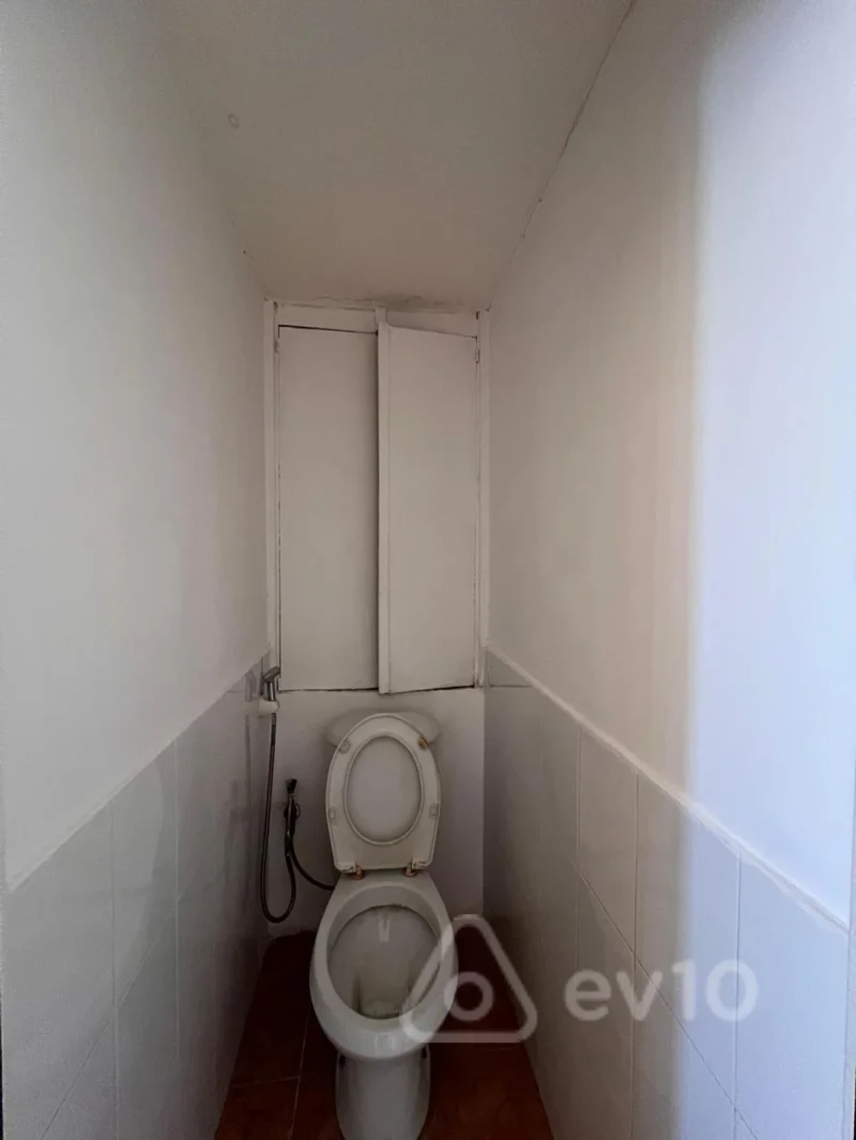 Satılır 4 otaqlı köhnə tikili 85 m²
