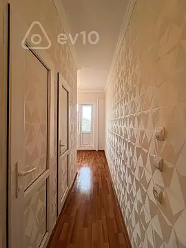 Satılır 4 otaqlı köhnə tikili 85 m²