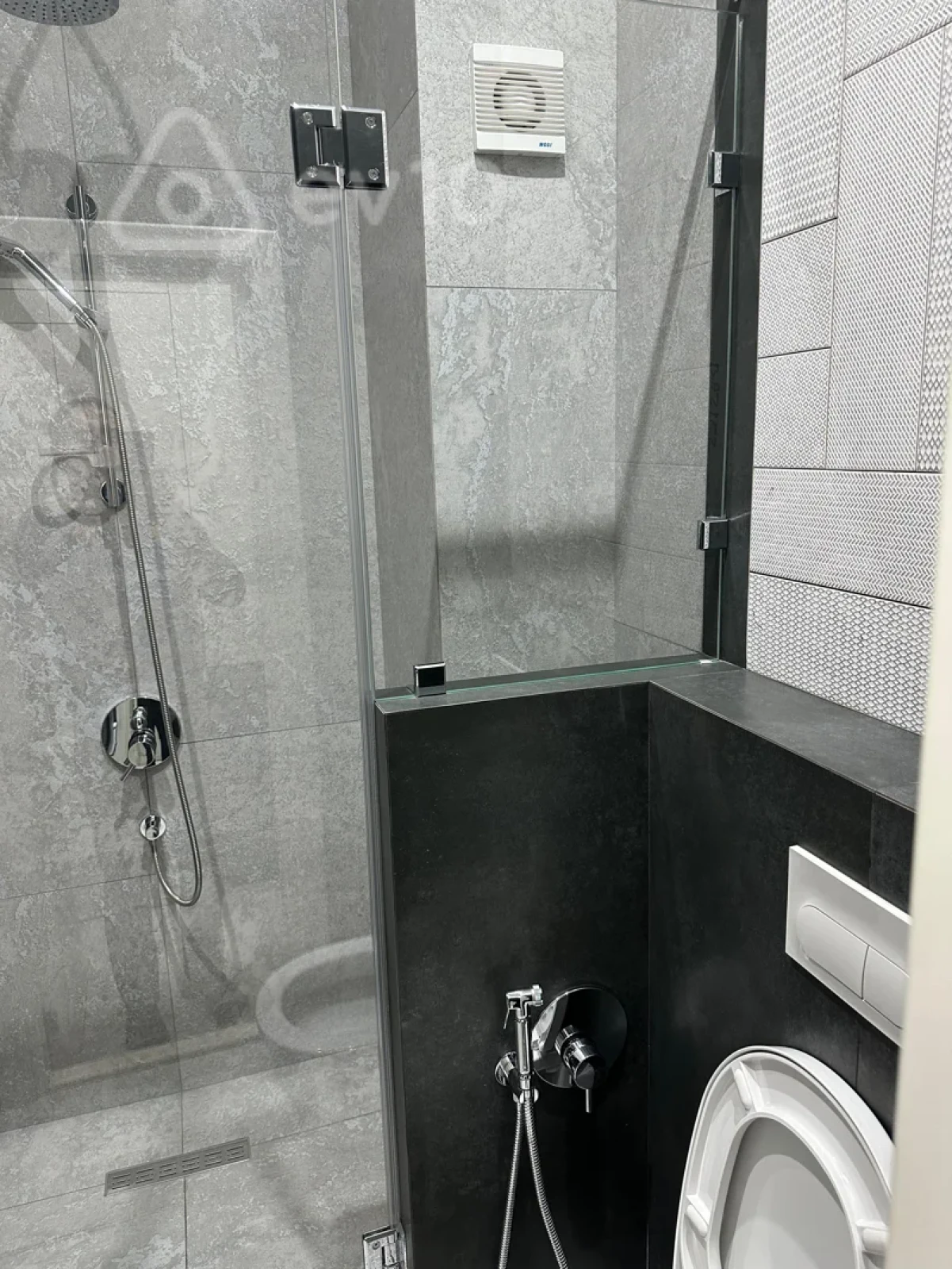 Satılır 1 otaqlı köhnə tikili 42 m²