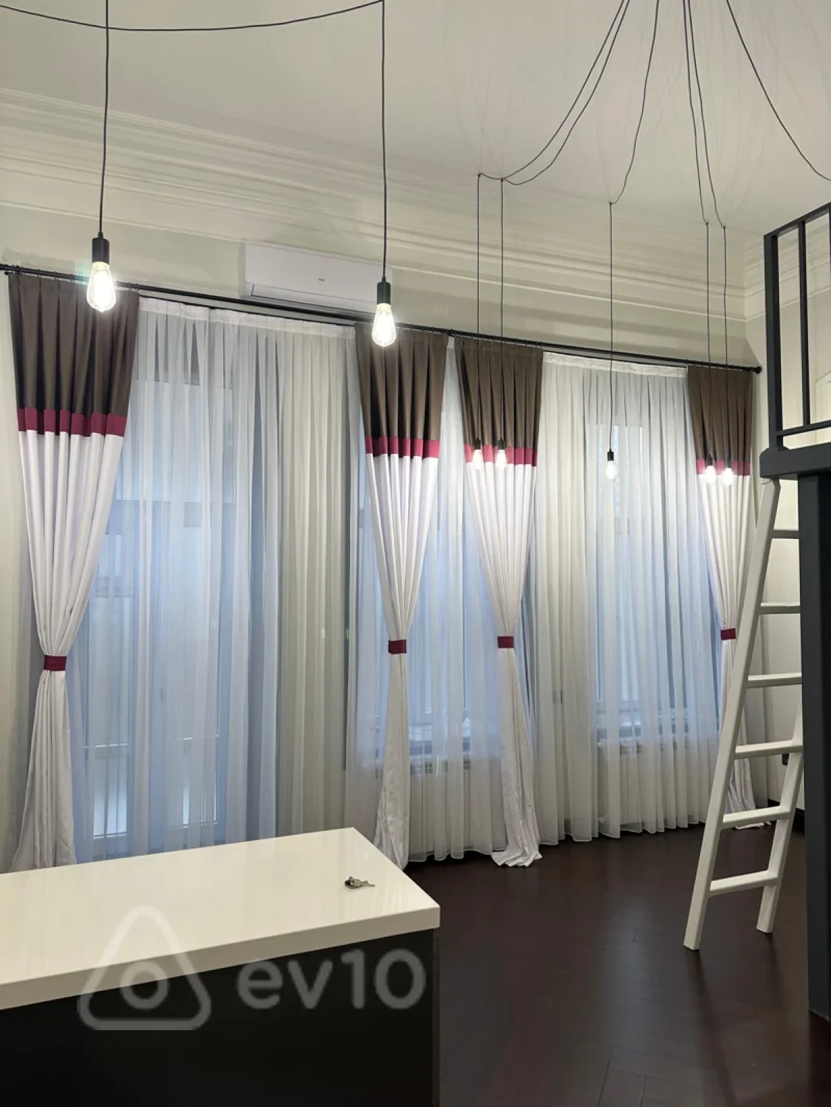 Satılır 1 otaqlı köhnə tikili 42 m²