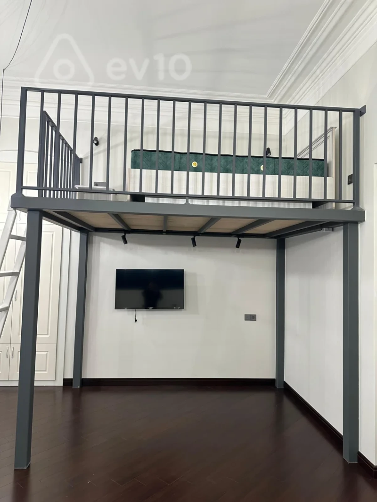 Satılır 1 otaqlı köhnə tikili 42 m²