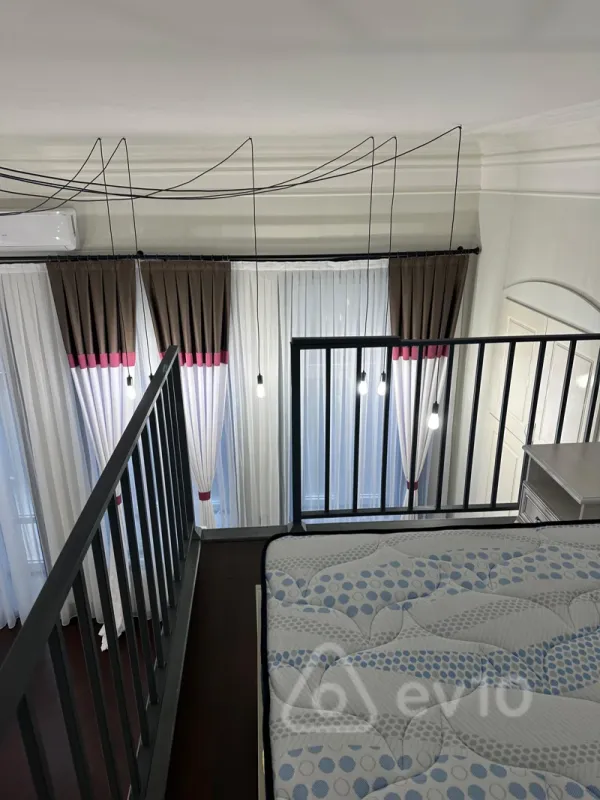 Satılır 1 otaqlı köhnə tikili 42 m²