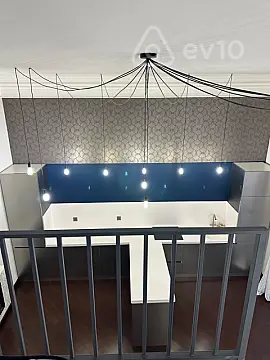 Satılır 1 otaqlı köhnə tikili 42 m²
