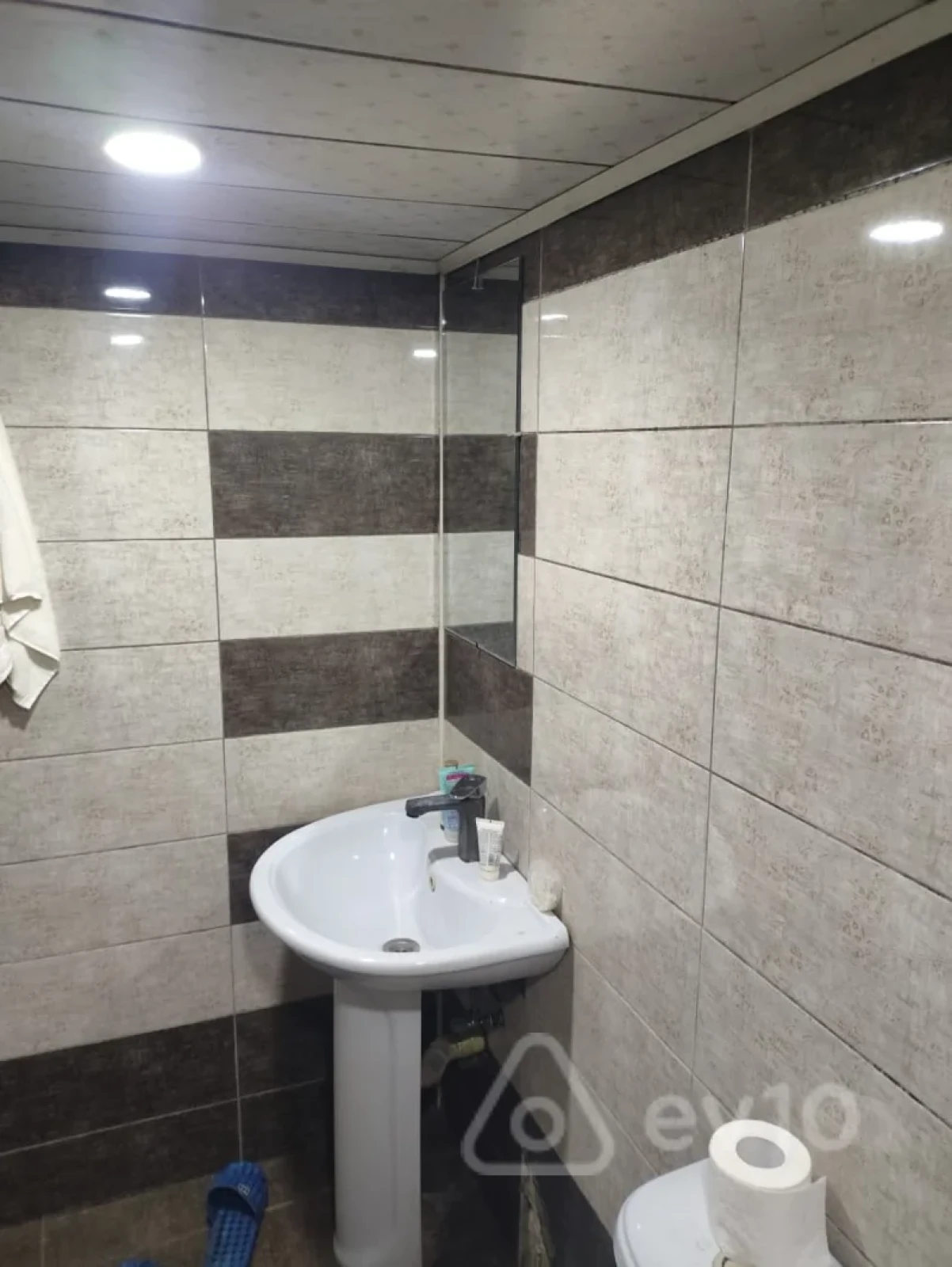 Kirayə verilir 2 otaqlı yeni tikili 60 m²