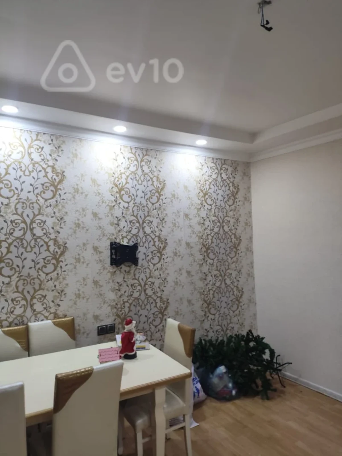 Kirayə verilir 2 otaqlı yeni tikili 60 m²