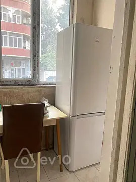 Satılır 2 otaqlı köhnə tikili 45 m²