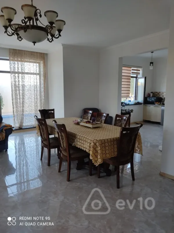 Kirayə verilir 5 otaqlı həyət evi 300 m²