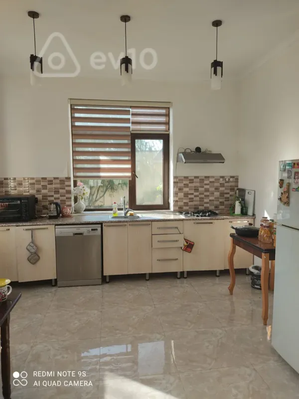 Kirayə verilir 5 otaqlı həyət evi 300 m²