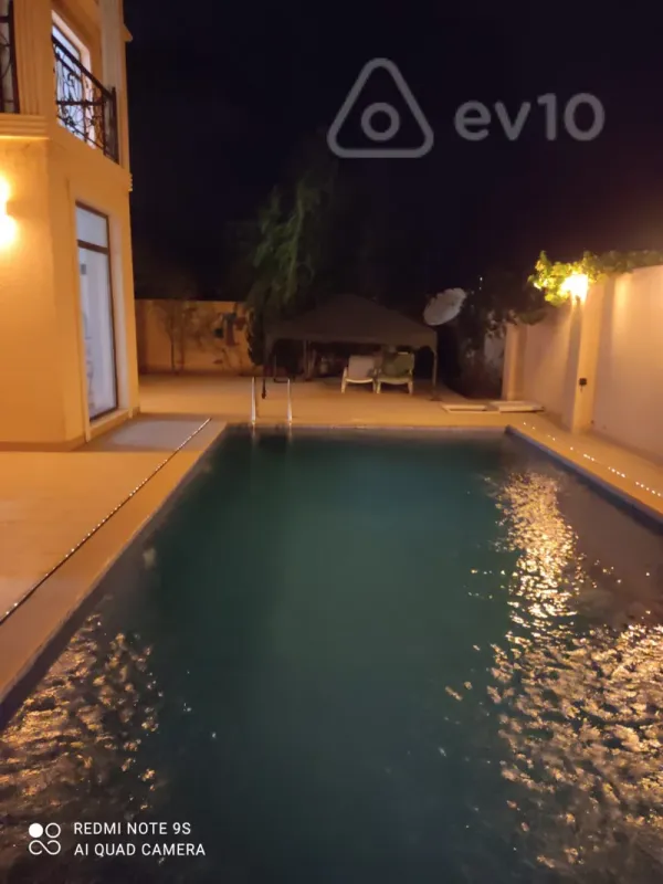 Kirayə verilir 5 otaqlı həyət evi 300 m²