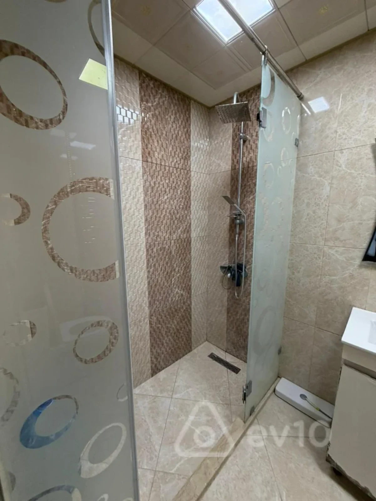 Kirayə verilir 2 otaqlı yeni tikili 60 m²