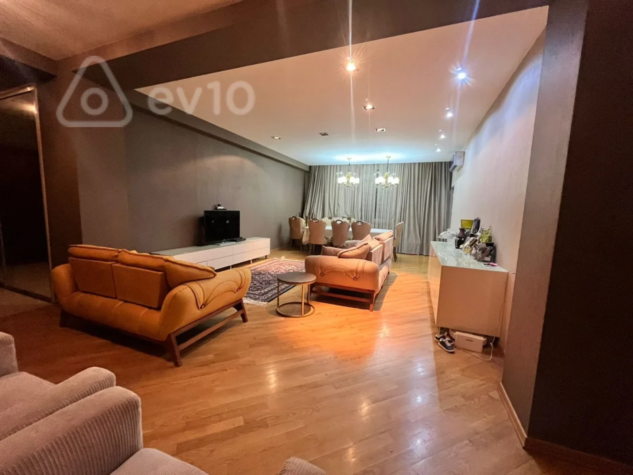 Satılır 3 otaqlı yeni tikili 136 m²