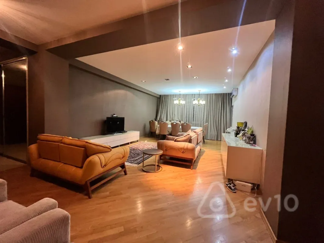Satılır 3 otaqlı yeni tikili 136 m²