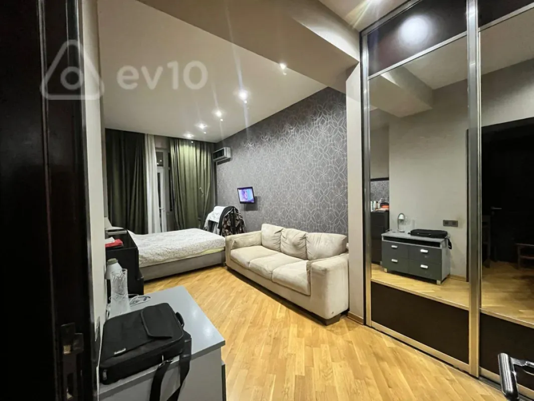 Satılır 3 otaqlı yeni tikili 136 m²