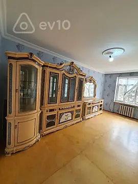 Kirayə verilir 4 otaqlı köhnə tikili 80 m²