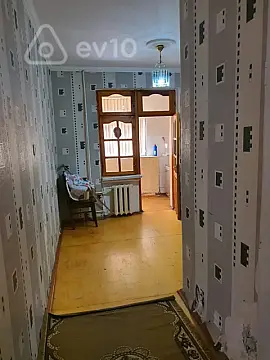 Kirayə verilir 4 otaqlı köhnə tikili 80 m²