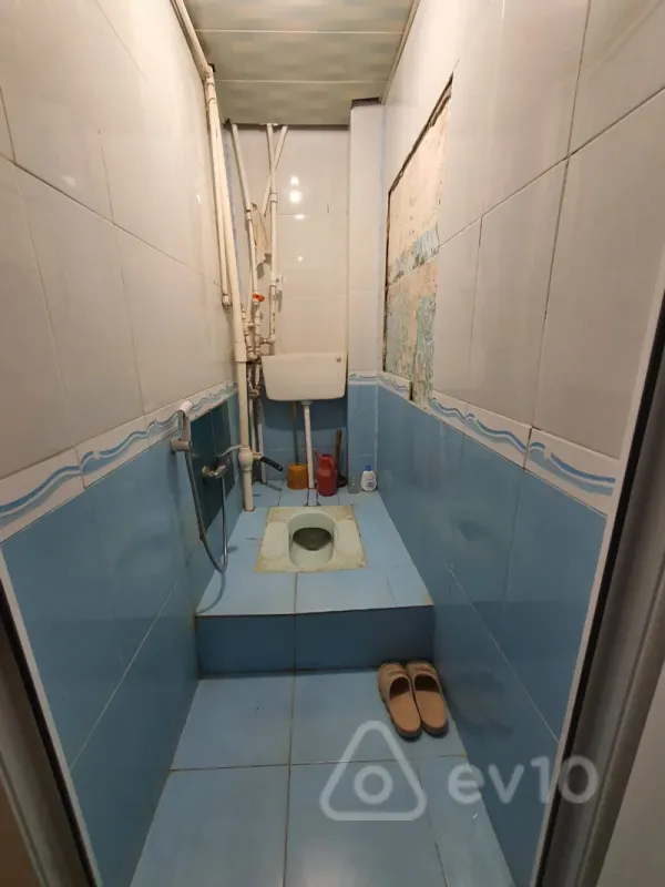 Kirayə verilir 4 otaqlı köhnə tikili 80 m²