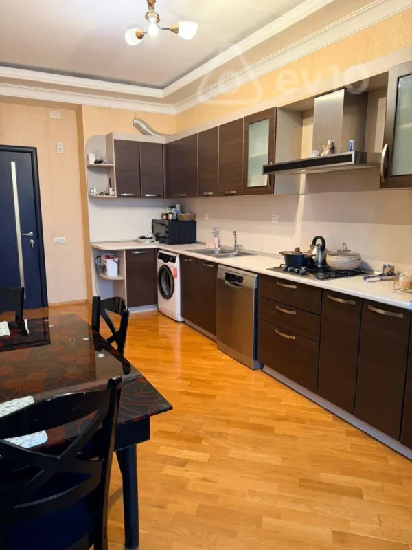 Satılır 2 otaqlı yeni tikili 110 m²
