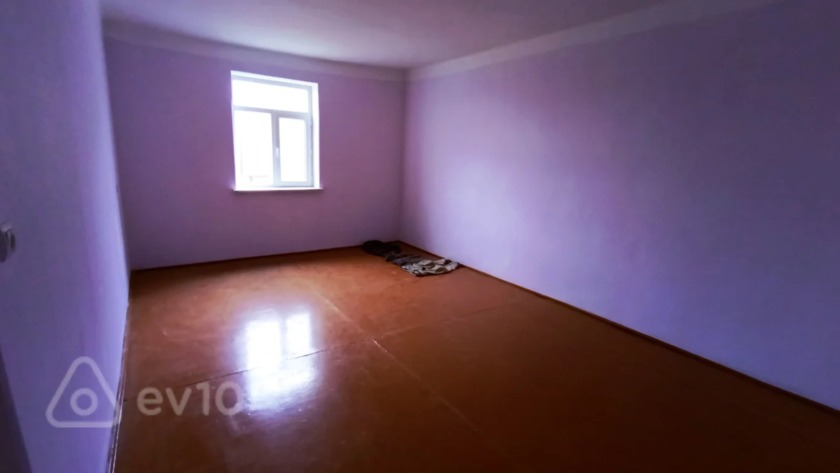Satılır 6 otaqlı həyət evi 350 m²