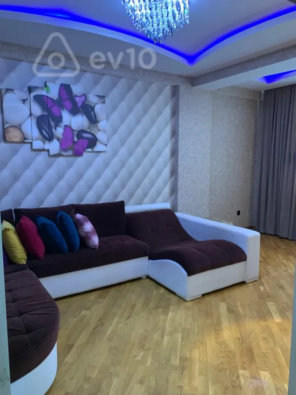 Kirayə verilir 3 otaqlı yeni tikili 100 m²