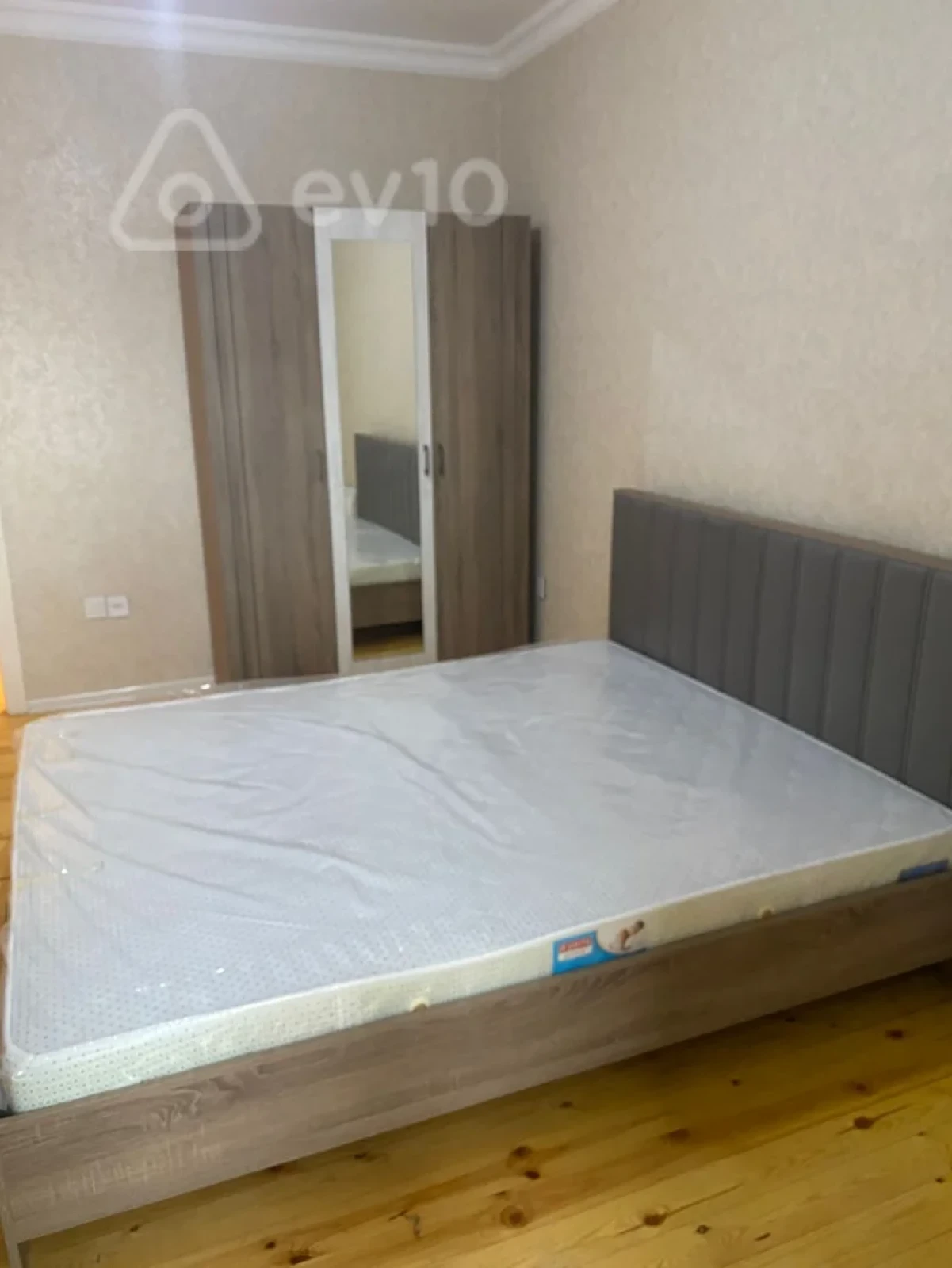 Kirayə verilir 2 otaqlı köhnə tikili 45 m²