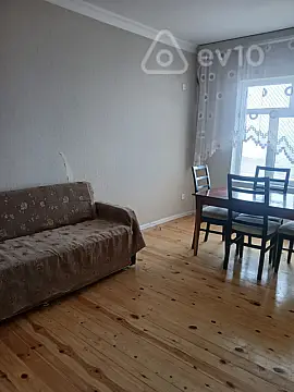 Kirayə verilir 2 otaqlı köhnə tikili 45 m²