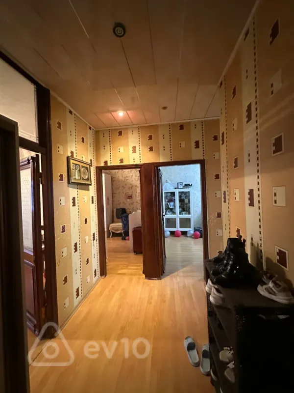 Satılır 3 otaqlı köhnə tikili 85 m²