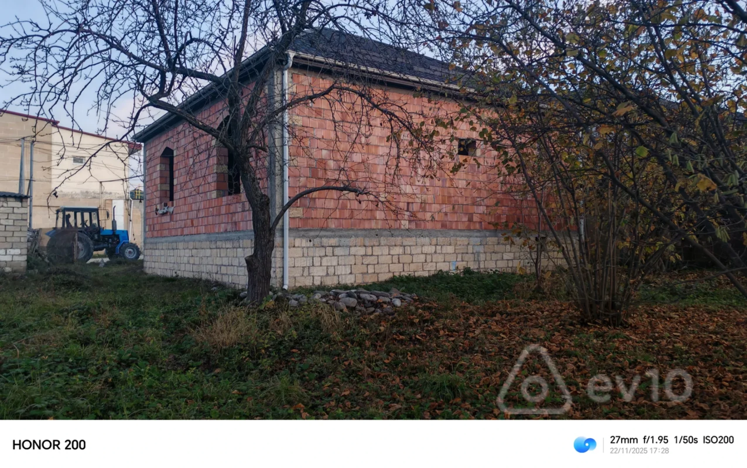 Satılır 4 otaqlı həyət evi 100 m²